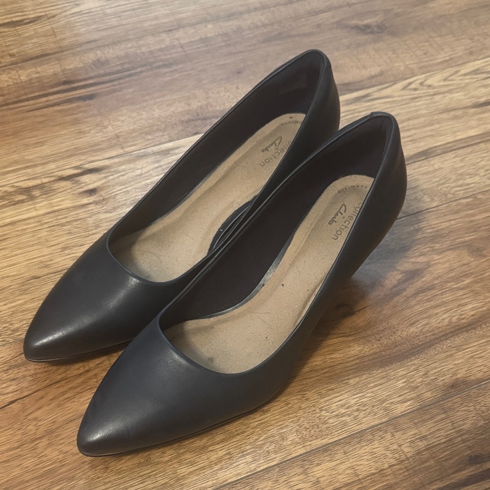 Clarks Navy Blue Women's Pumps